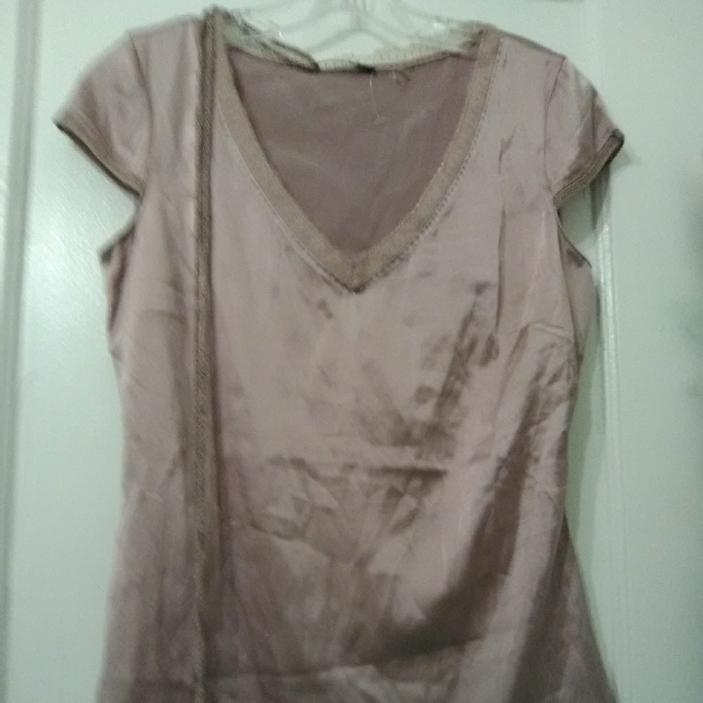 SOLD.Ellie Tahari silk top